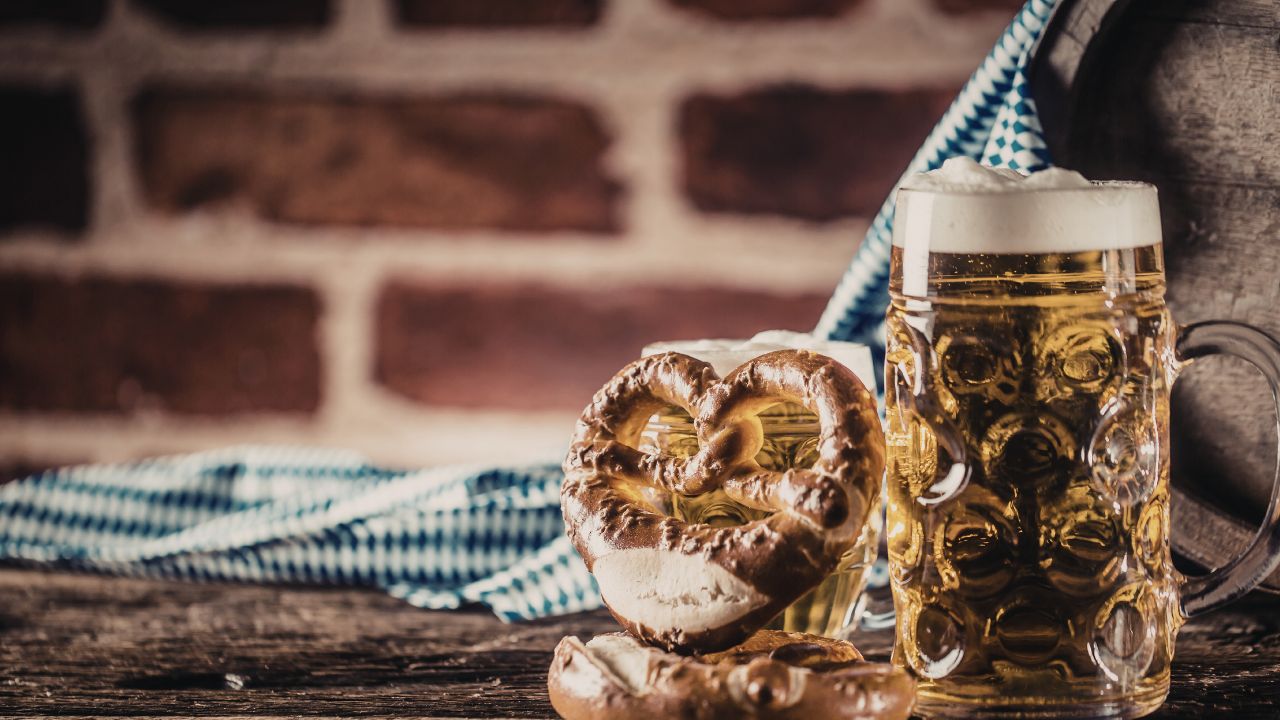 cómo se bebe la cerveza en el mundo