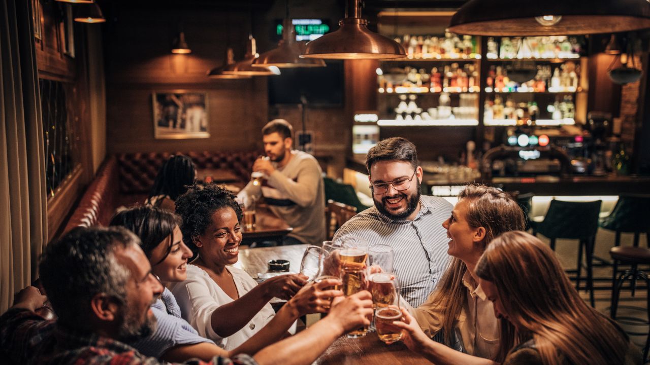 cómo se bebe la cerveza en el mundo